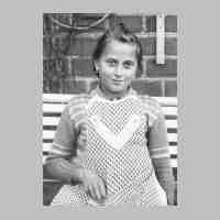 002-0042 Gisela Gengel, ein Schulbild aus dem Jahre 1944 in Asslacken.jpg
